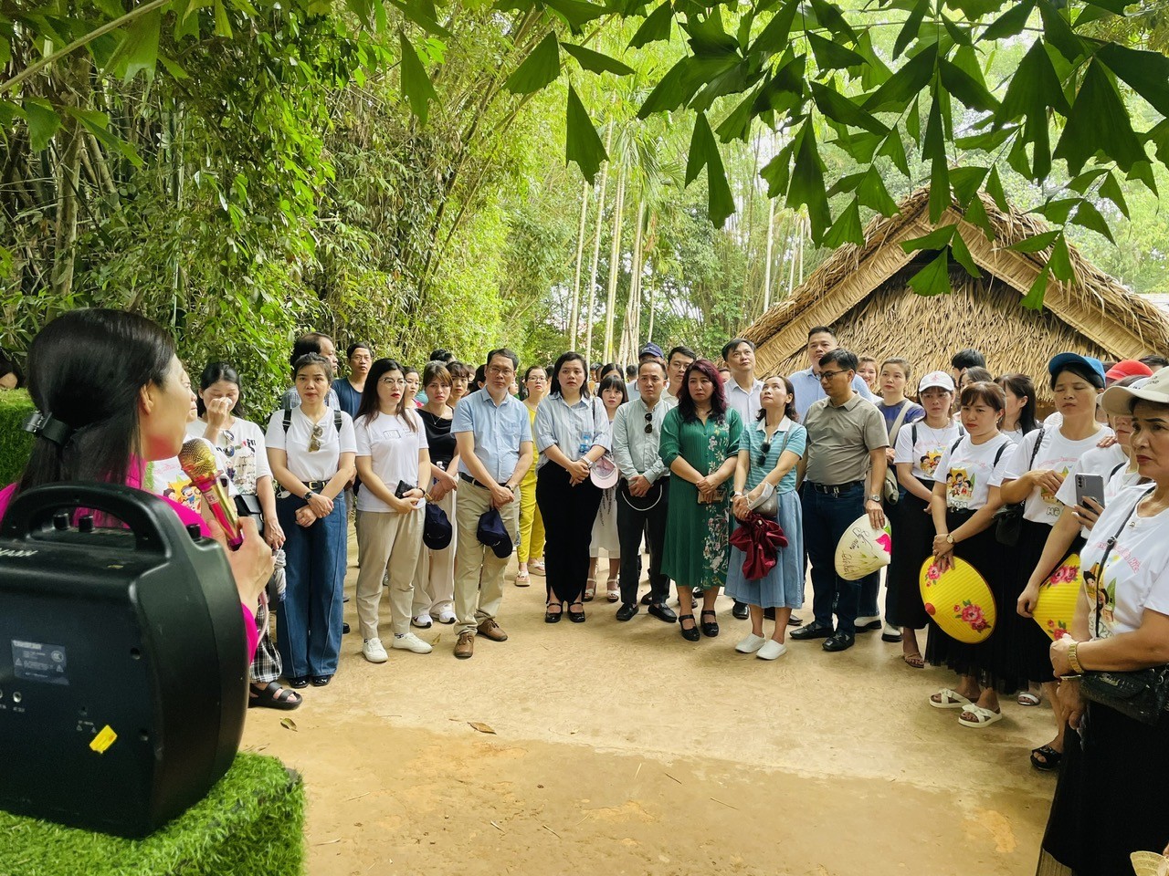 Sự kiện - Tháng Năm trên quê Bác toả ngát hương sen