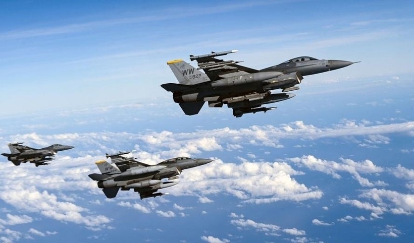 Tiêm kích F-16 gặp nạn không lâu sau khi ra trận. Ảnh: Reuters