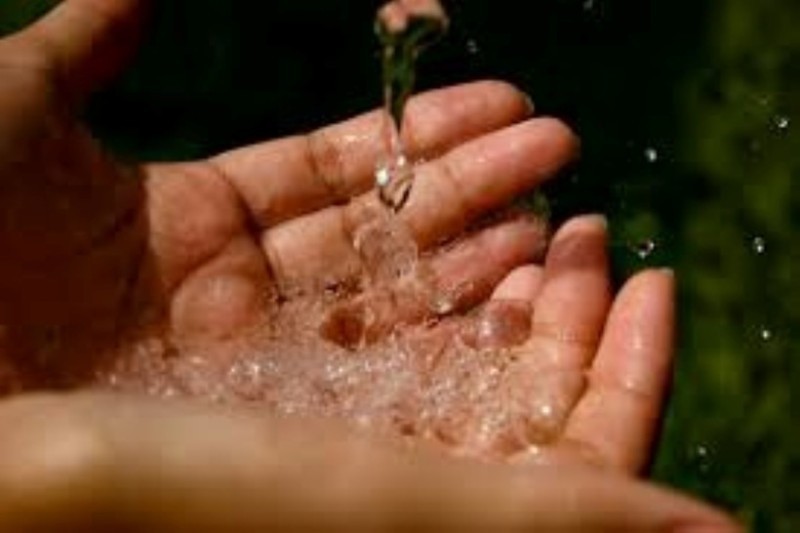 Ô nhiễm nguồn nước là nỗi lo hàng đầu sau khi bão số 3 đi qua. Ảnh minh họa