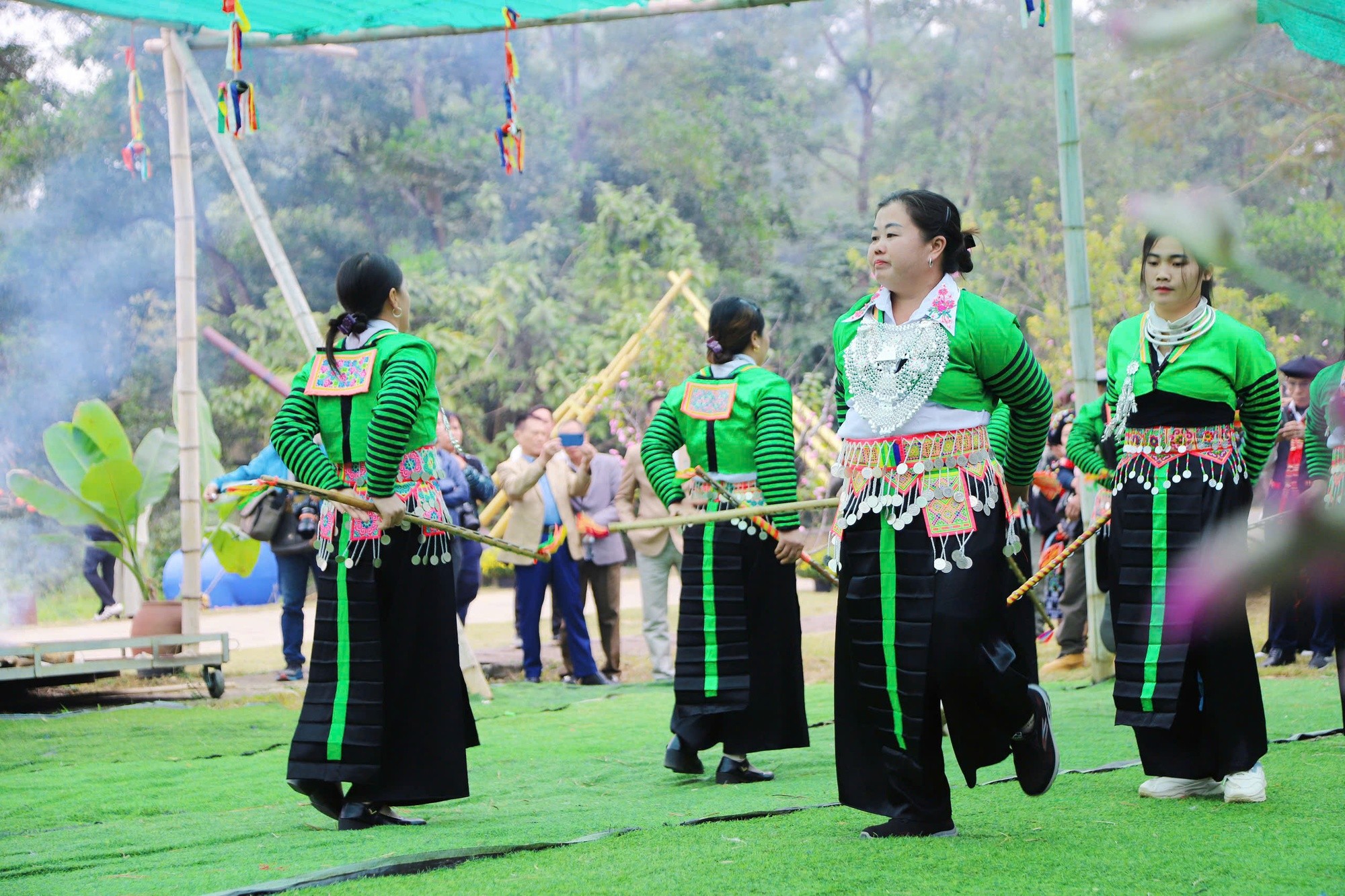 Vun đắp tình đoàn kết, gắn bó giữa các dân tộc- Ảnh 3. Vun đắp tình đoàn kết, gắn bó giữa các dân tộc- Ảnh 3.