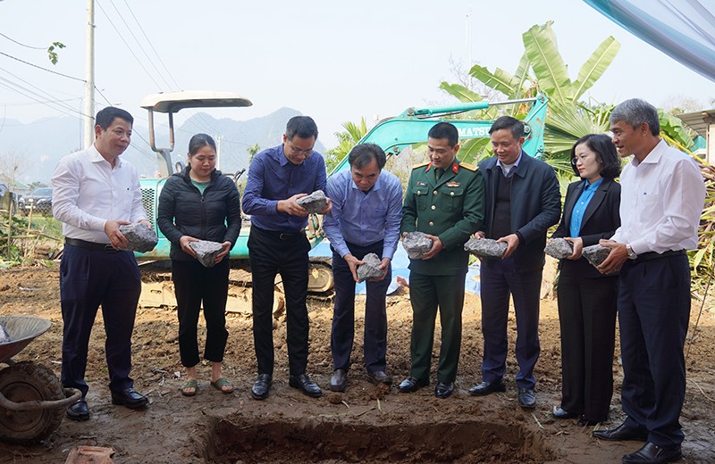 Quảng Bình đồng loạt khởi công xóa nhà tạm, nhà dột nát cho hộ nghèo, cận nghèo- Ảnh 1.