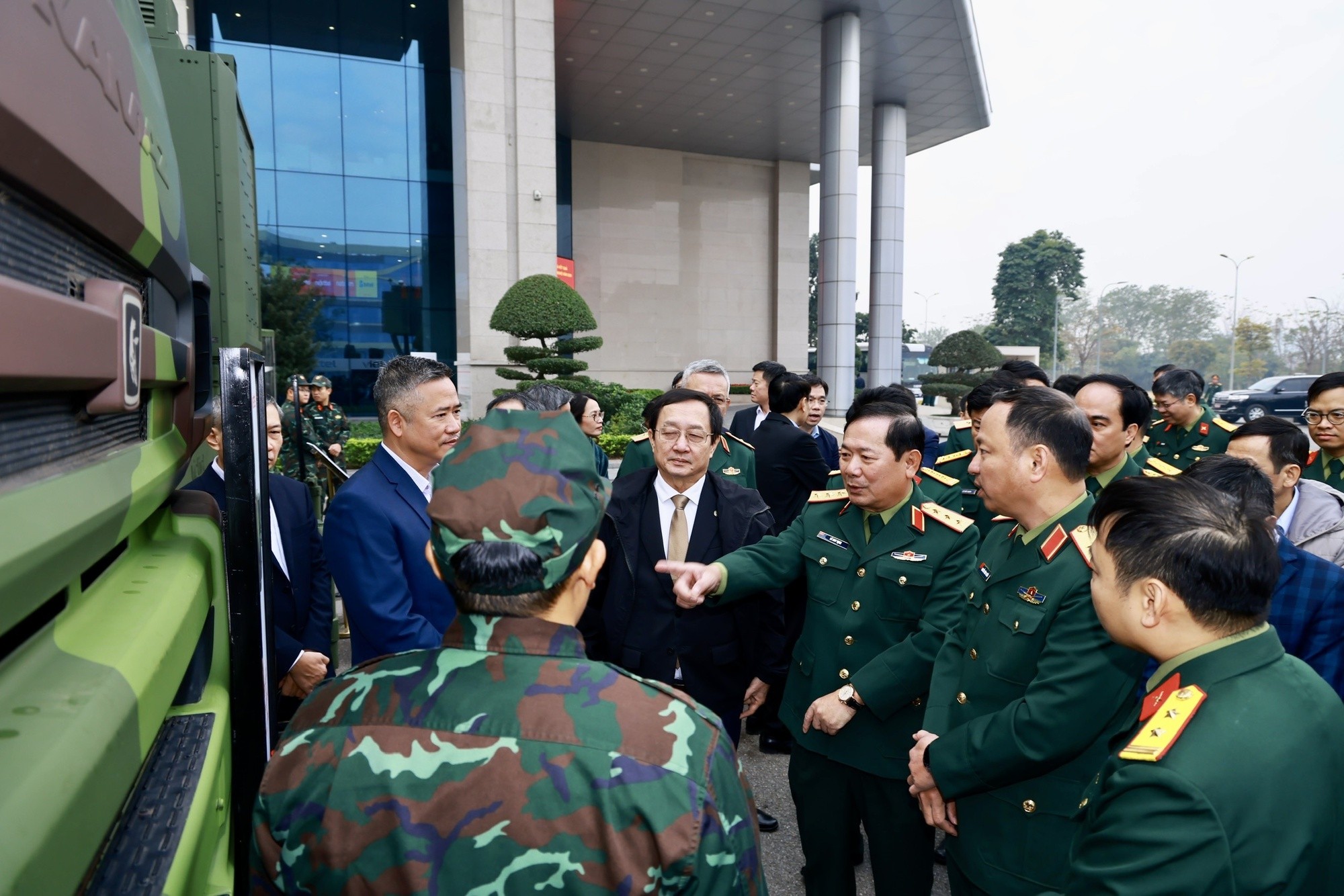 Ưu tiên cho hoạt động khoa học và công nghệ trong lĩnh vực quốc phòng- Ảnh 1.