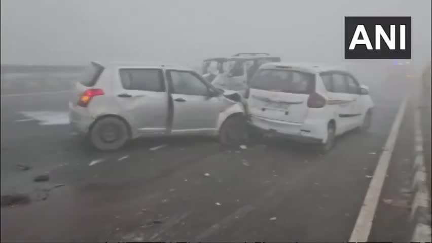 video-6-vehicles-collide-on-delhi-lucknow-national-highway-amid-dense-fog-1736828388.mp4