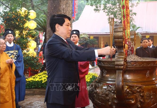 Chủ tịch nước Lương Cường chủ trì lễ dâng hương khai Xuân tại Hoàng thành Thăng Long- Ảnh 2. Chủ tịch nước Lương Cường chủ trì lễ dâng hương khai Xuân tại Hoàng thành Thăng Long- Ảnh 2.