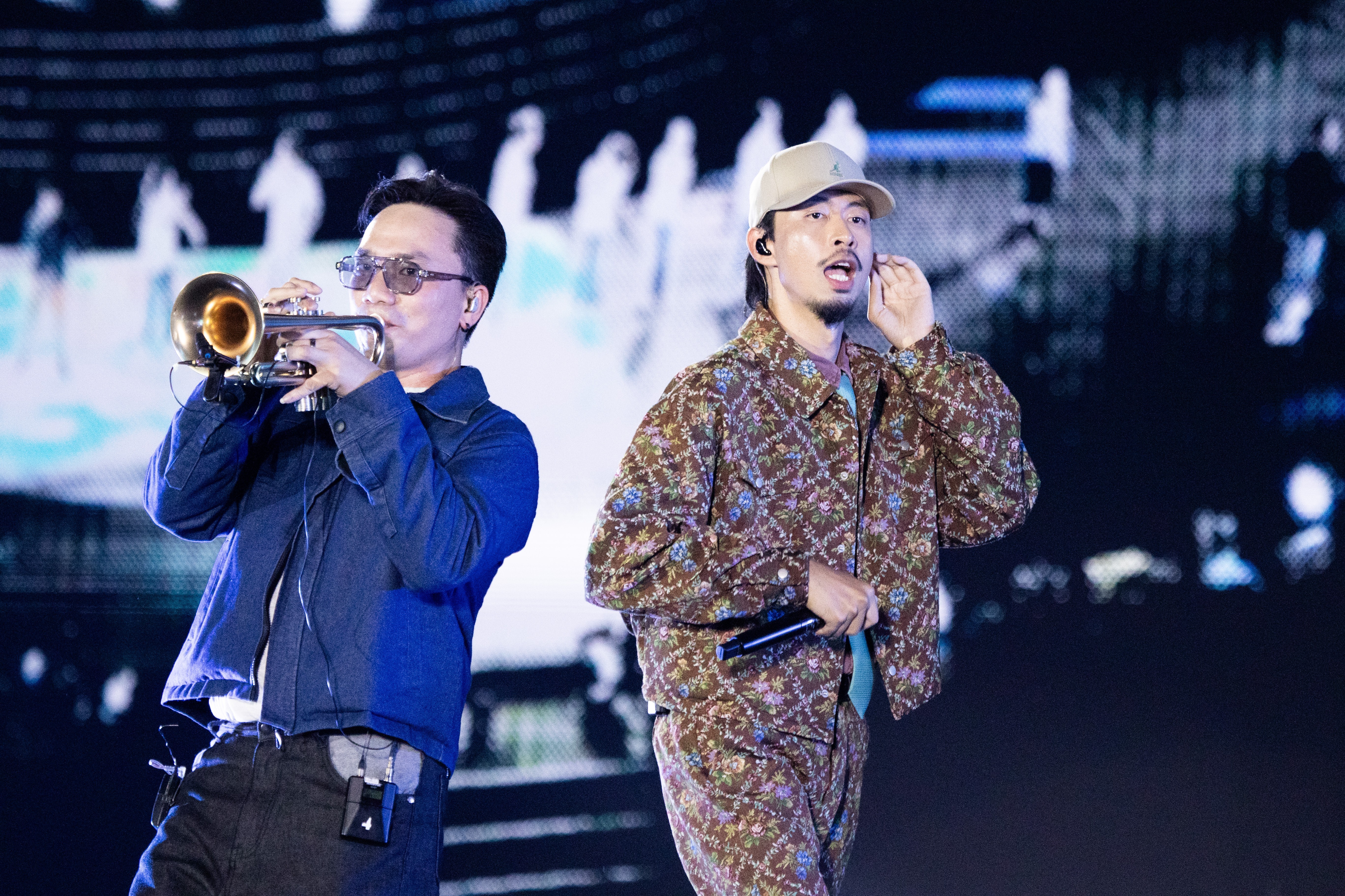 man-nhan-dem-nhac-v-concert-rang-ro-viet-nam-voi-25000-khan-gia-12-1754803540.jpeg