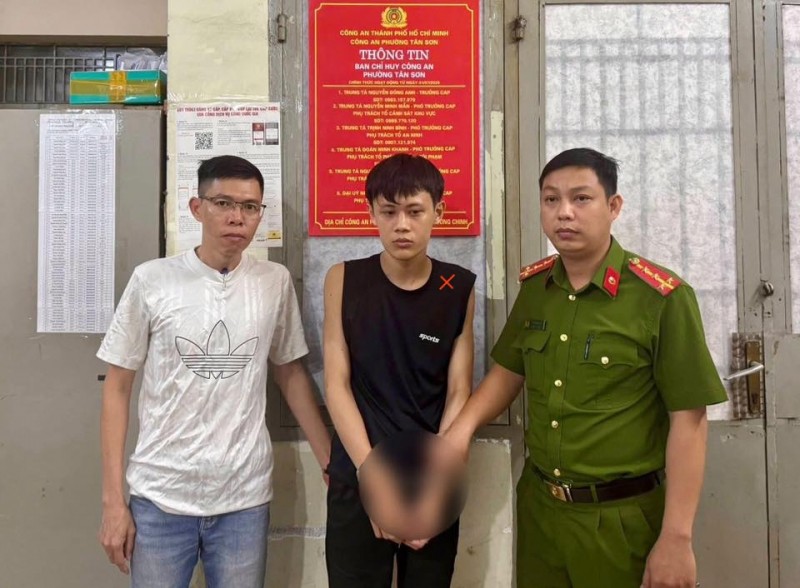 Giả vờ hỏi đường rồi dùng dao khống chế để hiếp dâm bé gái -0