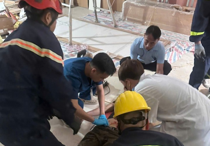 Nam công nhân tử vong sau sự cố thang máy ở Phú Thọ , điều tra Nguyên nhân - Ảnh 1. Nam công nhân tử vong sau sự cố thang máy ở Phú Thọ , điều tra Nguyên nhân - Ảnh 1.