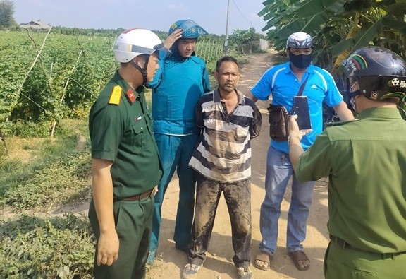 Đối tượng tâm thần đâm chết người ở Đồng Tháp gây chấn động dư luận - Ảnh 1.