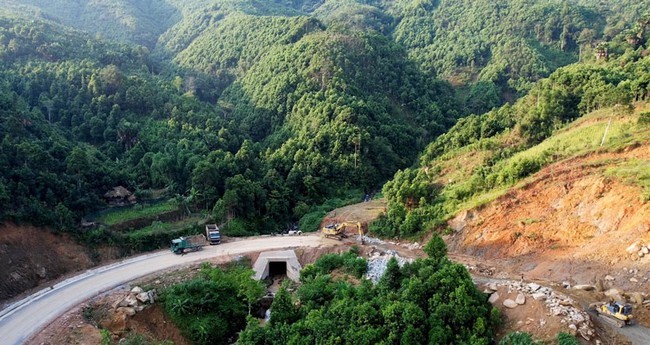 Hai công nhân tử vong khi thi công đường nối IC15 cao tốc Nội Bài – Lào Cai- Ảnh 1. Hai công nhân tử vong khi thi công đường nối IC15 cao tốc Nội Bài – Lào Cai- Ảnh 1.