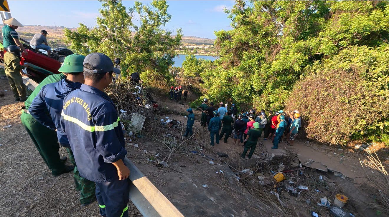 Kết quả đo nồng độ cồn và ma túy của tài xế vụ xe khách lao xuống vực làm 4 người tử vong- Ảnh 1.