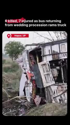 xe-buyt-dam-vao-xe-tai-6-nguoi-tu-vong-7-nguoi-bi-thuong-1776070035.mp4