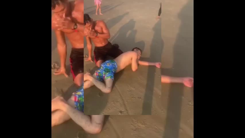 clip-49-giay-ghi-lai-cuu-2-vo-chong-du-khach-tai-bai-sau-vung-tau-1776329517.mp4