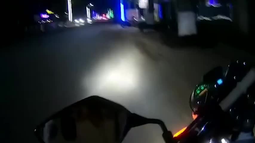 to-csgt-kip-thoi-ho-tro-cuu-hai-hoc-sinh-bi-nan-tai-dak-lak-1777195413.mp4