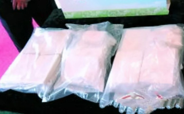 bi-mat-cay-dang-sau-loi-cau-xin-ky-la-cua-nu-tu-tu-xinh-dep-truoc-khi-bi-xu-ban-dspl-2-1779854895.png