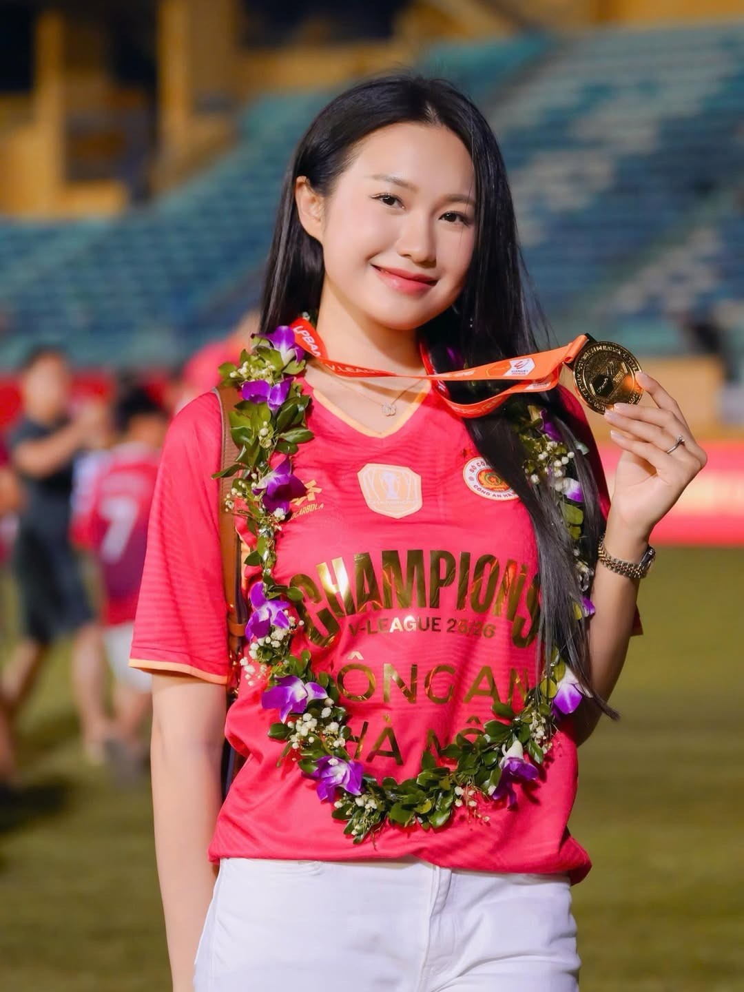 sau-nhieu-song-gio-bua-vay-van-hau-van-tinh-cam-goi-vo-la-22thoc-oi22-giua-san-hang-day-anh-5-1780297016.jpg