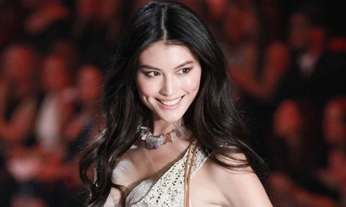 ha-tue-sieu-mau-lung-danh-o-victorias-secret-u40-chot-don-thieu-gia-nghin-ty-a8e-7617524-1780900293.webp