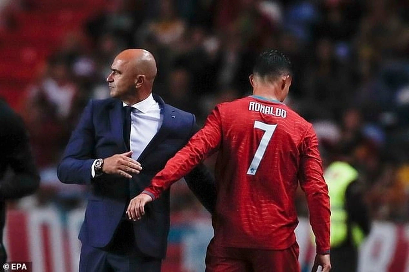 nong-ronaldo-tit-ngoi-bi-thay-ra-ngoai-ngay-truoc-them-world-cup-2026-anh-3-1781171484.webp