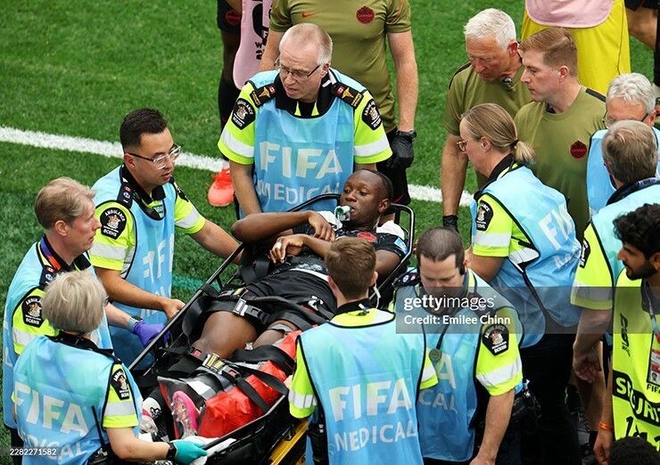 world-cup-hon-loan-cau-thu-canada-canada-2-1781842325-343-width740height522-1781857261.jpg