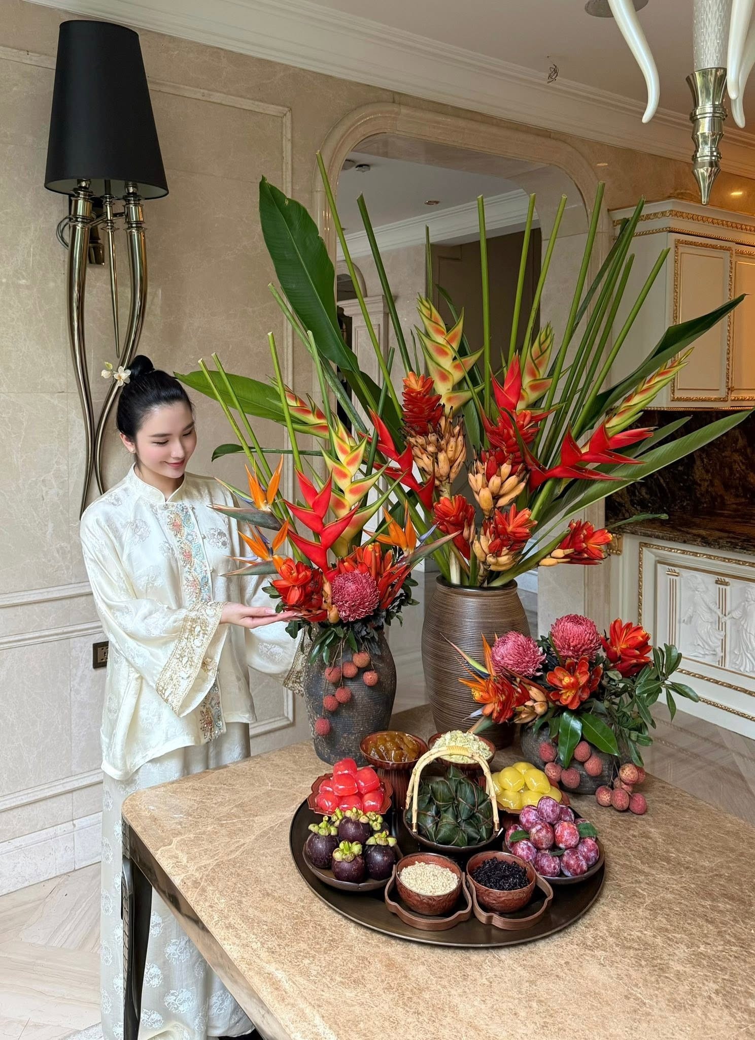 lona-kieu-loan-va-ngoc-loan-tung-clip-giong-het-nhau-22so-ke22-do-dam-dang-anh-1-1782713019.jpg
