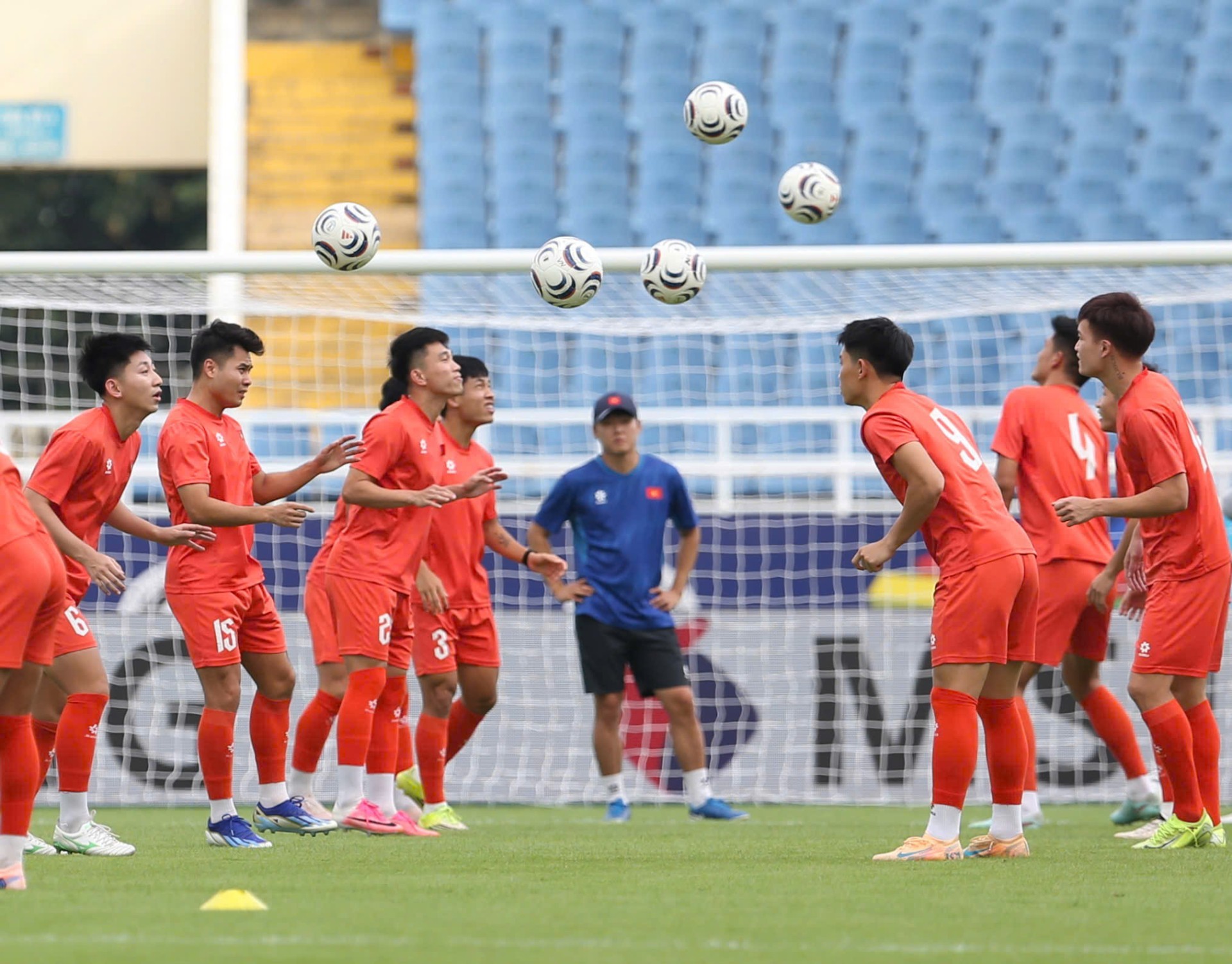 asean-cup-2026-tuyen-viet-nam-vang-hang-loat-tru-cot-truoc-tran-gap-campuchia-2-1786076072.jpg