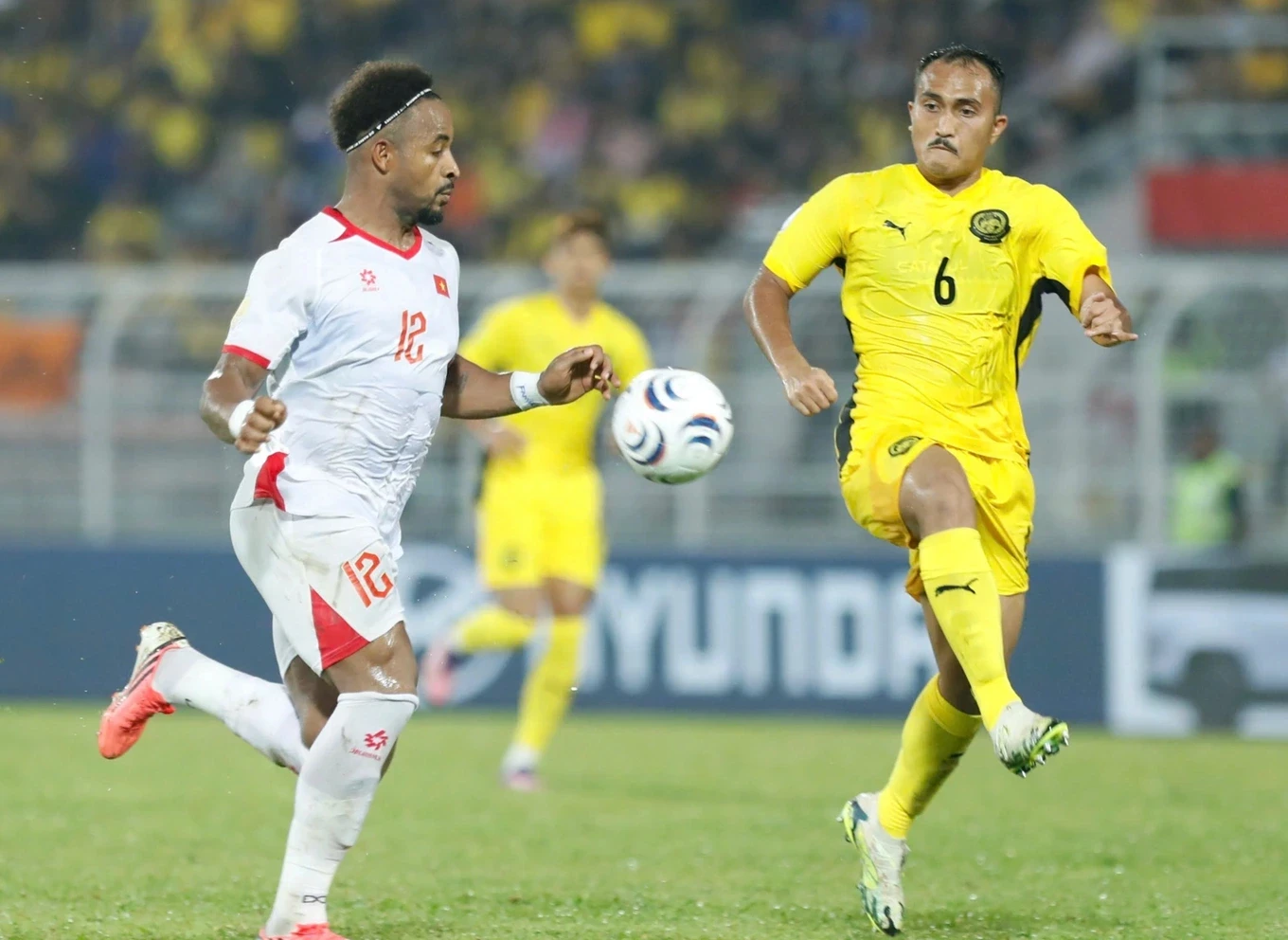 ban-ket-luot-ve-viet-nam-vs-malaysia-dung-de-doi-thu-nuoi-hy-vong-loi-nguoc-dong-2-1787114988.webp