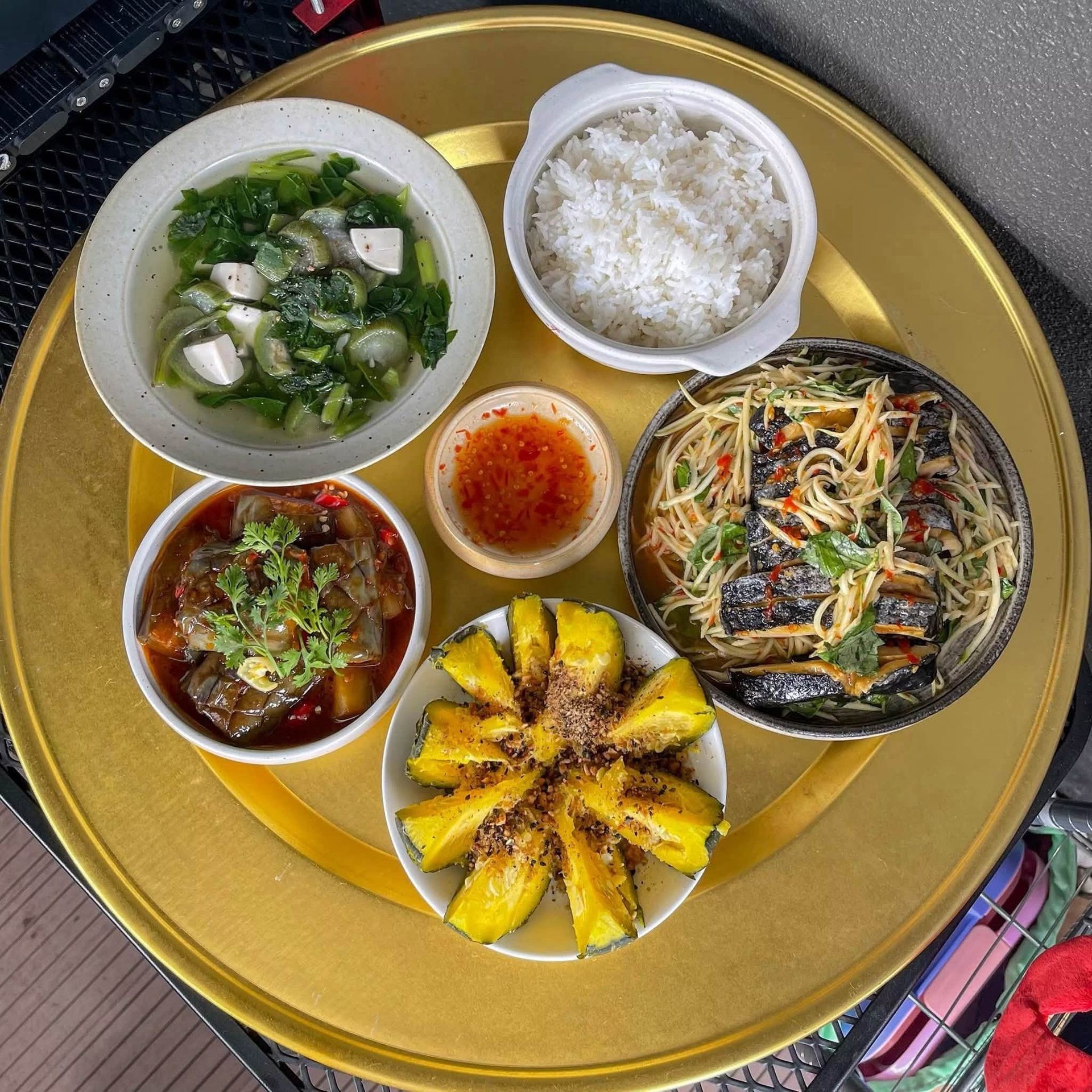 goi-y-10-mam-com-chay-vu-lan-vua-dep-vua-de-lam-cua-9x-an-chay-truong-17-nam-4-1787651140.jpg