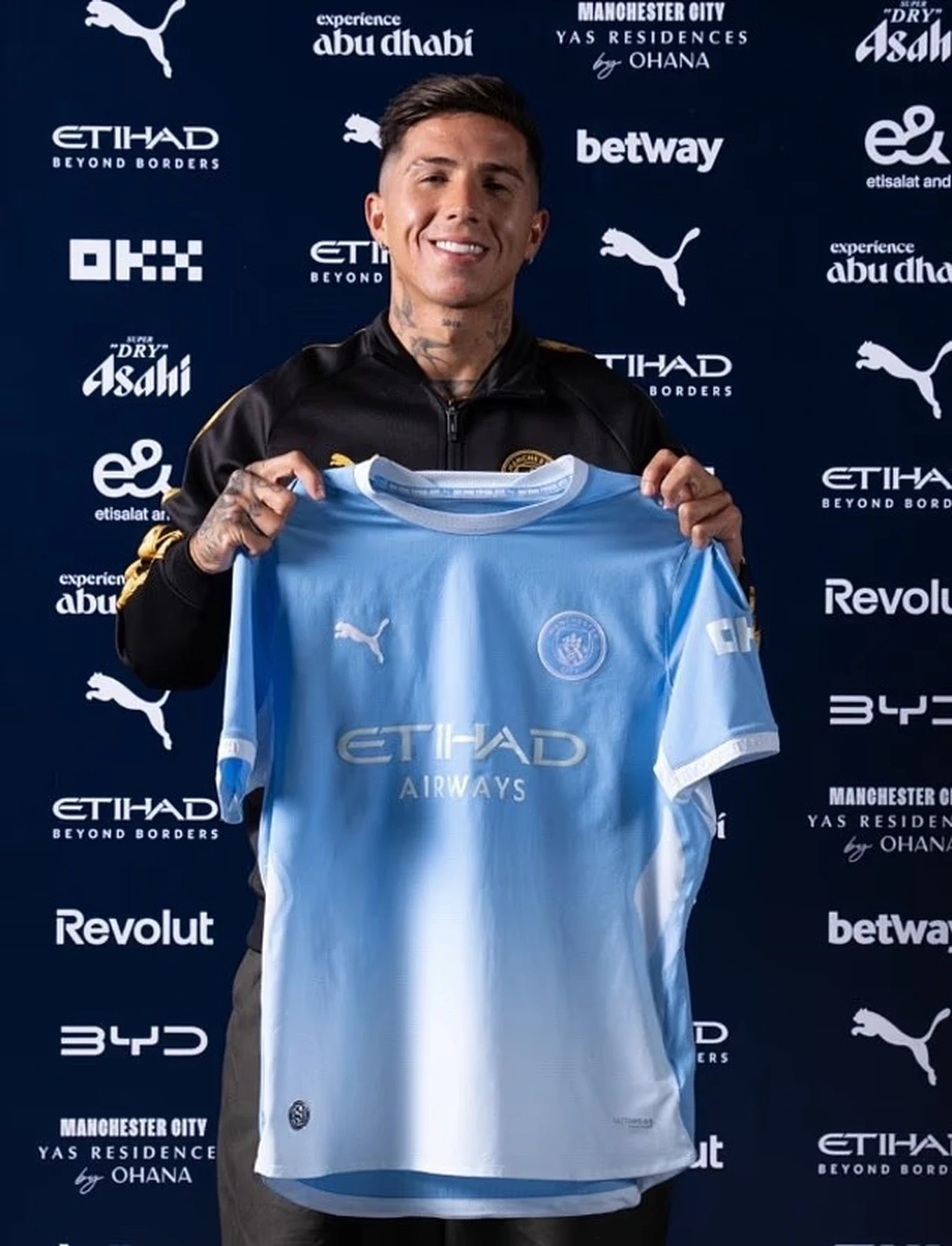 man-city-hoan-tat-thuong-vu-lich-su-125-trieu-bang-mua-enzo-fernandez-tu-chelsea-3-1788410403.webp