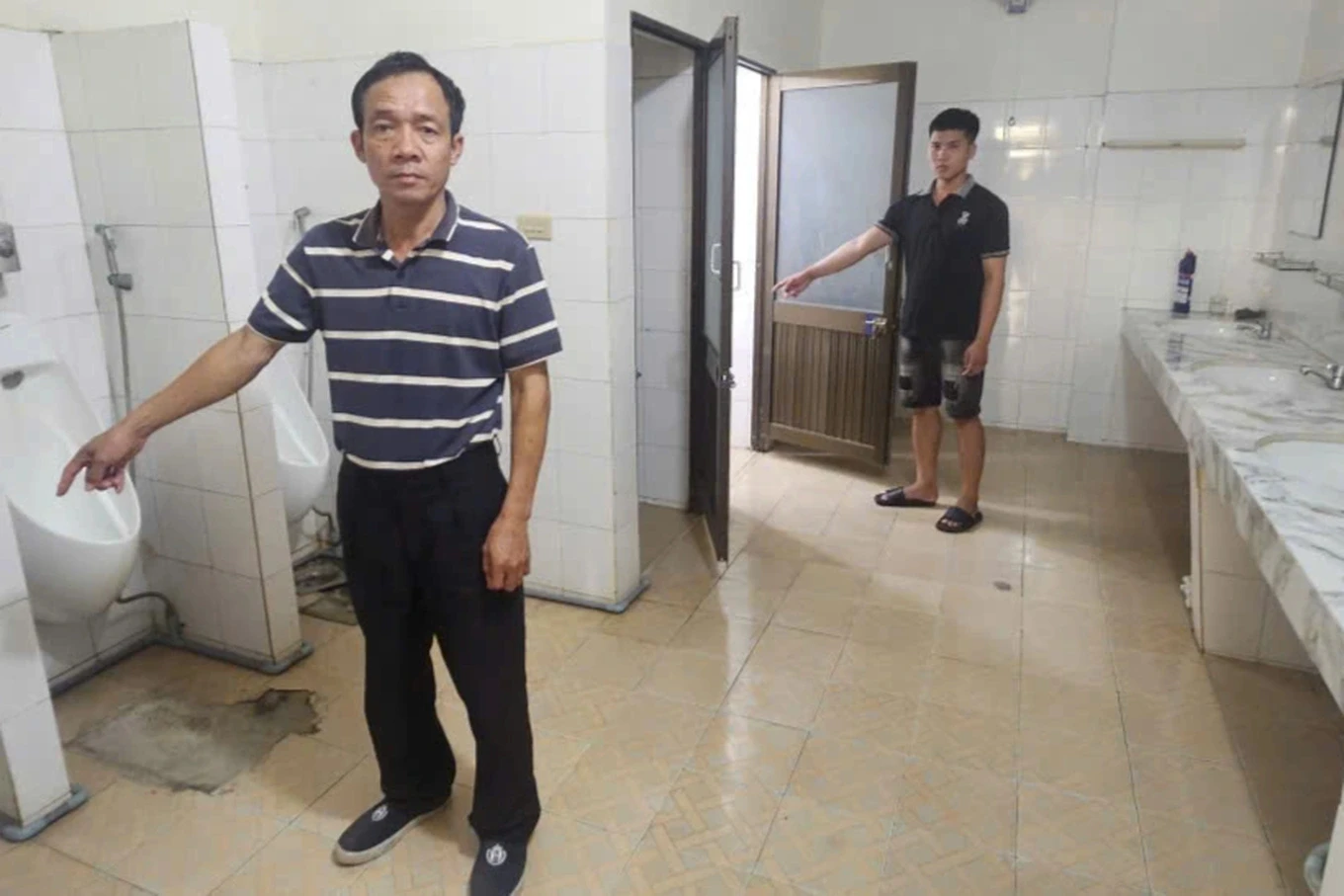 van-chuyen-vangbien-phong-quang-ngai-edited-1780979510318-1780993772.webp