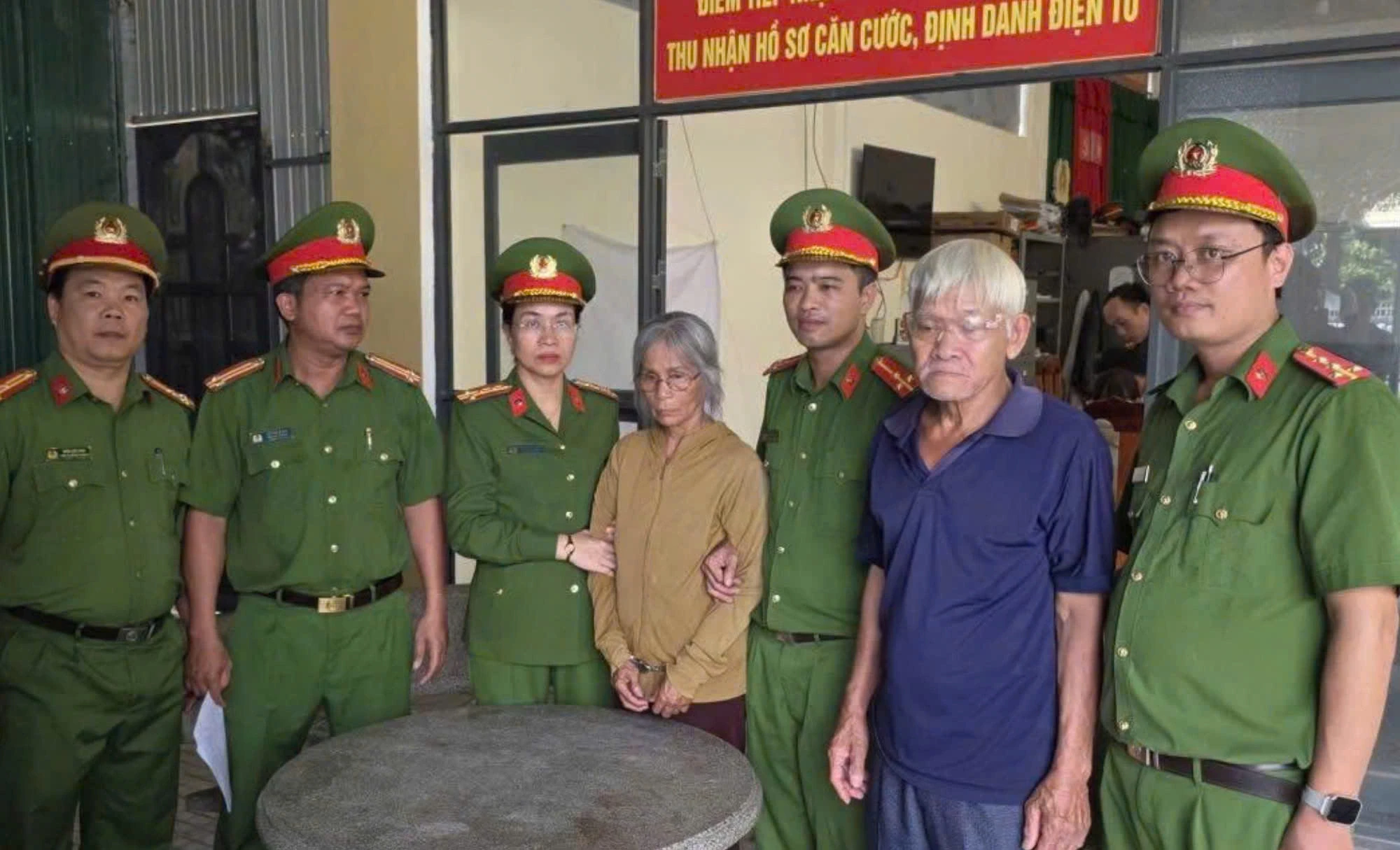 quang-ngai-nguoi-phu-nu-lan-tron-doi-ten-suot-43-nam-sau-khi-sat-hai-ban-than-cuop-vang-2-1792381532.webp