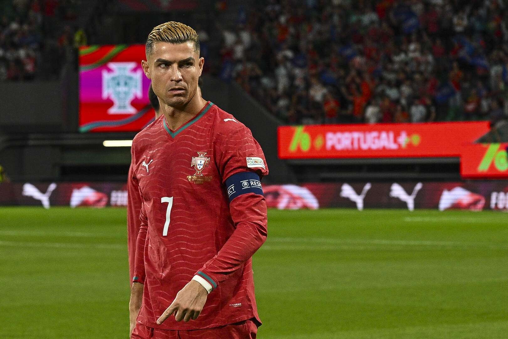 ronaldo-nop-don-xin-giam-nhe-thoat-an-phat-cam-thi-dau-6-thang-o-dt-bo-dao-nha-1-1792472833.jpg