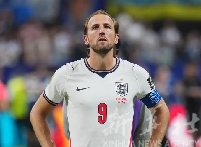harry-kane-chinh-thuc-gianh-qua-bong-vang-2026-dinh-cao-lich-su-sau-25-nam-cho-doi-cua-bong-da-anh-1-1793072748.webp