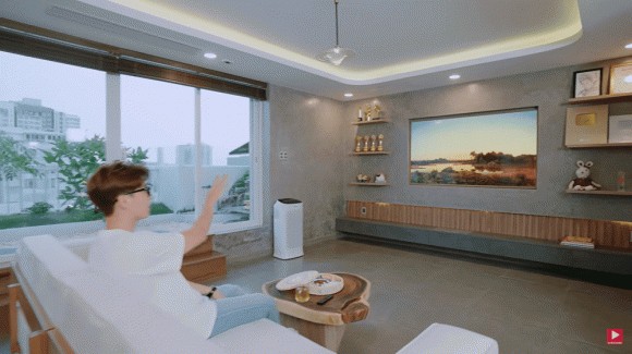cuoc-song-ngam-trieu-do-cua-nam-ca-si-so-huu-chuoi-kinh-doanh-va-penthouse-chuc-ty-tai-tphcm-4-1793423232.jpg