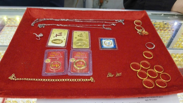 2-1789440188.jpg
