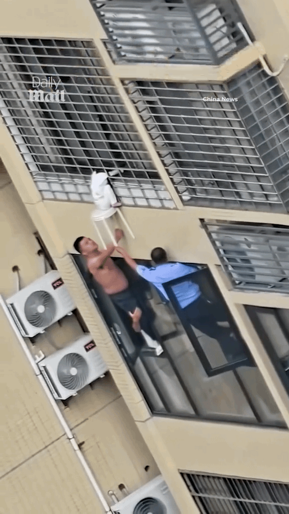 ezgif-650f47a5cb3a7dda-17925515200861269020883-1792575599.gif