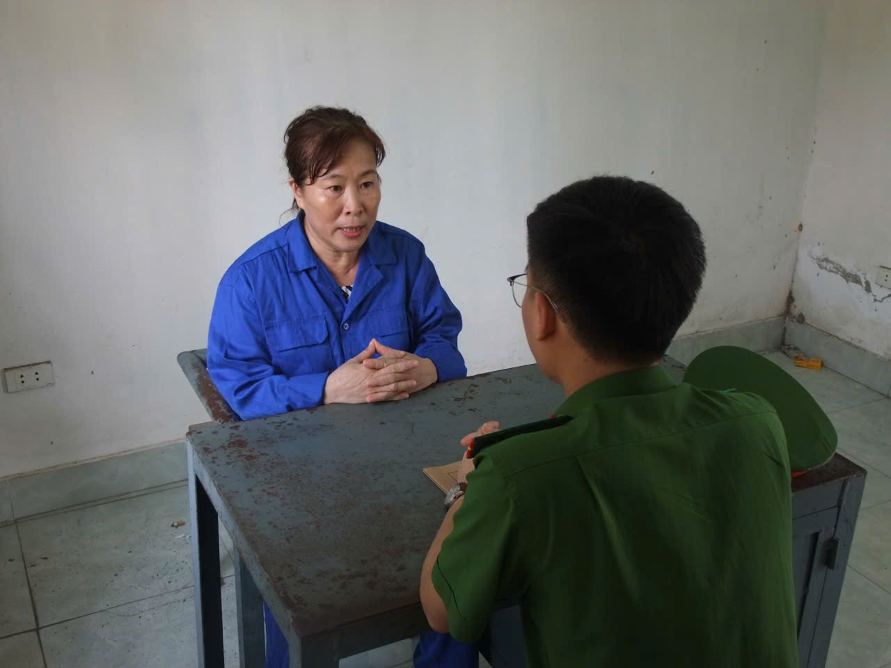 lam-gia-tinh-bot-nghe-ban-chi-tu-14-000-dong-kg-nguoi-phu-nu-bi-bat-tam-giam-1783900495.png