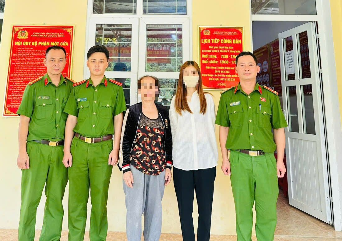 mua-ban-phu-nu-1790223619.png