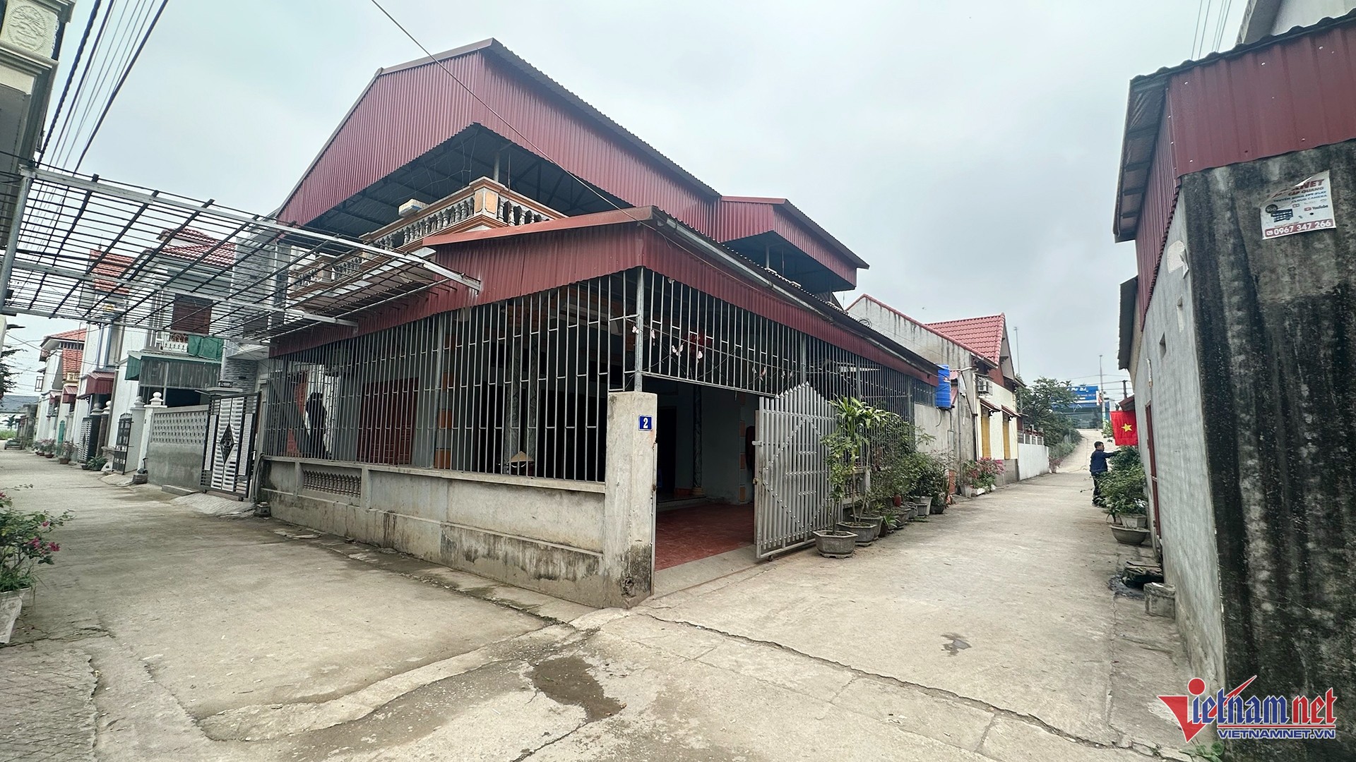 be-gai-7-tuoi-mat-tich-1-1741052199.jpeg