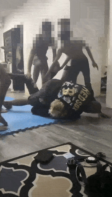 johor-beaten-7-men-4-man-in-johor-invited-to-woman-s-home-beaten-robbed-by-7-men-lying-in-wait-1745400778.gif