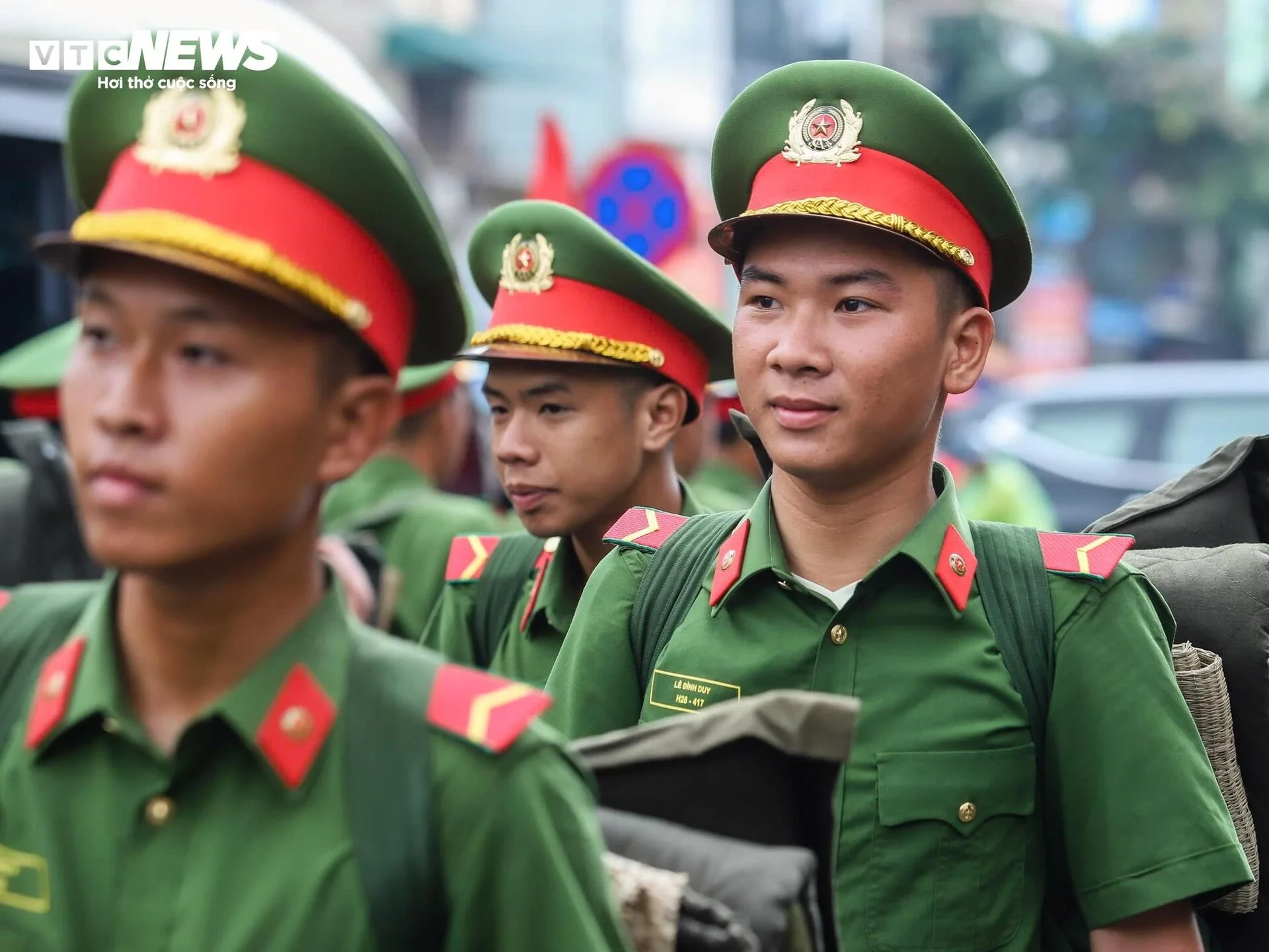 hon-500-chien-sy-hanh-quan-ra-bac-san-sang-cho-le-dieu-binh-2-9-1-of-1-7-11300799-1751535376.webp