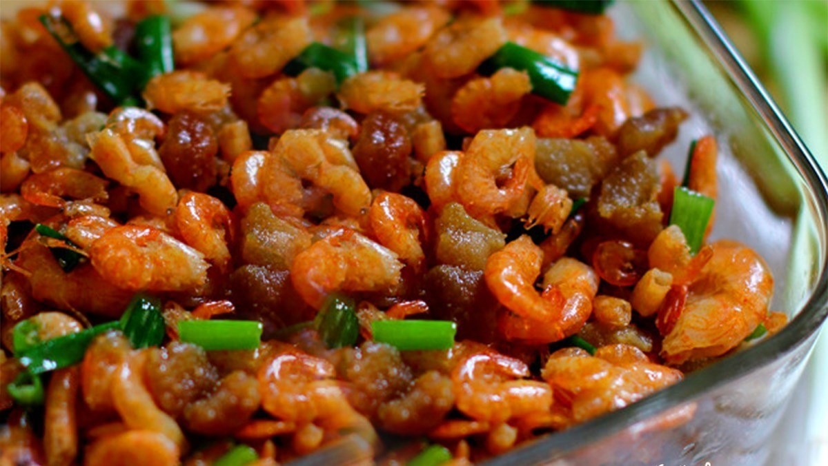 tom-rang-thit-ba-chi-chay-canh-t-1752131676.jpg