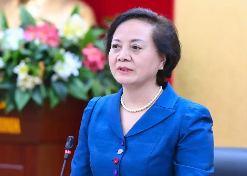 bo-noi-vu-ra-soat-dieu-chinh-muc-luong-co-so-phu-cap-sau-khi-sap-xep-bo-may-pham-thi-thanh-tra-6100-5681jpg-1755157780.webp