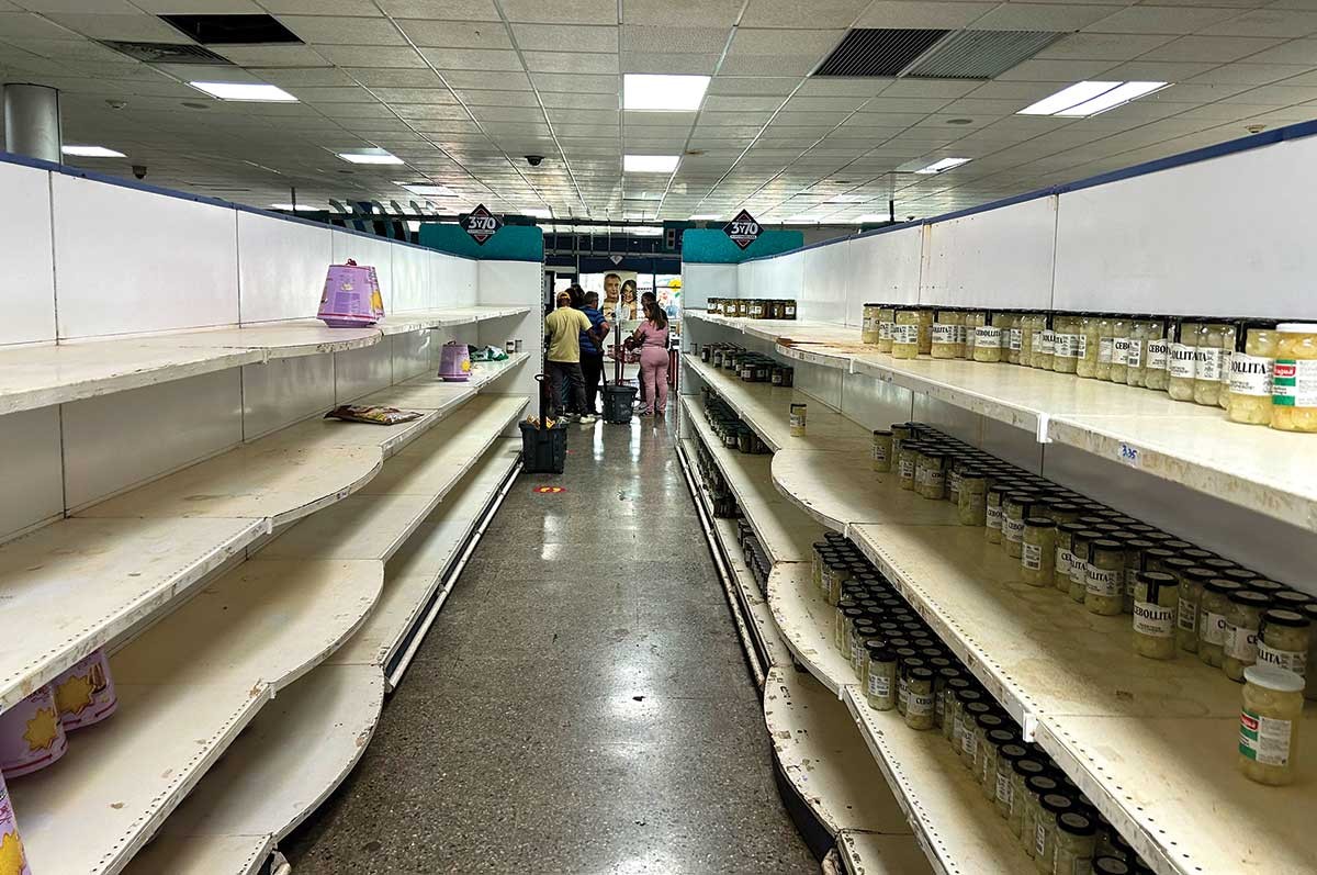 montgpmery-cuba-shelves-getty-1755392197700-1755392197961570822223-1755423516.jpg