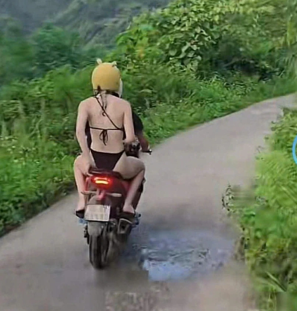 thuc-hu-canh-khach-tay-mac-bikini-tren-duong-o-tuyen-quang-gay-tranh-caidocx-1757603440379-1757647227.webp