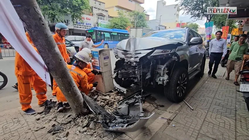 tong-xe-lien-hoan-tren-duong-truong-chinh-nhieu-ho-dan-mat-dien-7052-2644jpg-1758013819.webp
