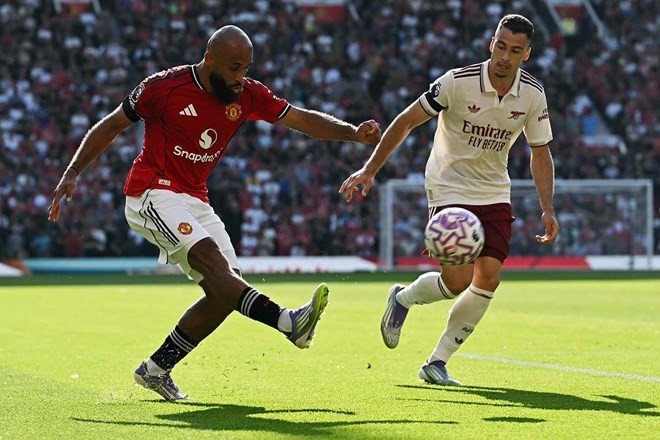 bryan-mbeumo-arsenal-1758810248.jpg