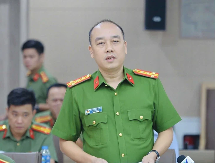 610-hop-bao-shark-binh-17597407485551396363491-1-1759746547.webp