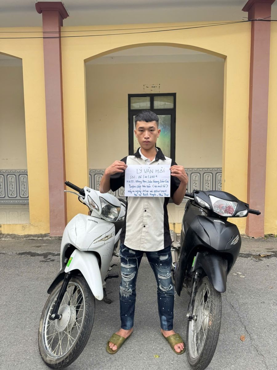 ly-van-hai-cung-2-xe-may-da-trom-cap-1762409688.jpg