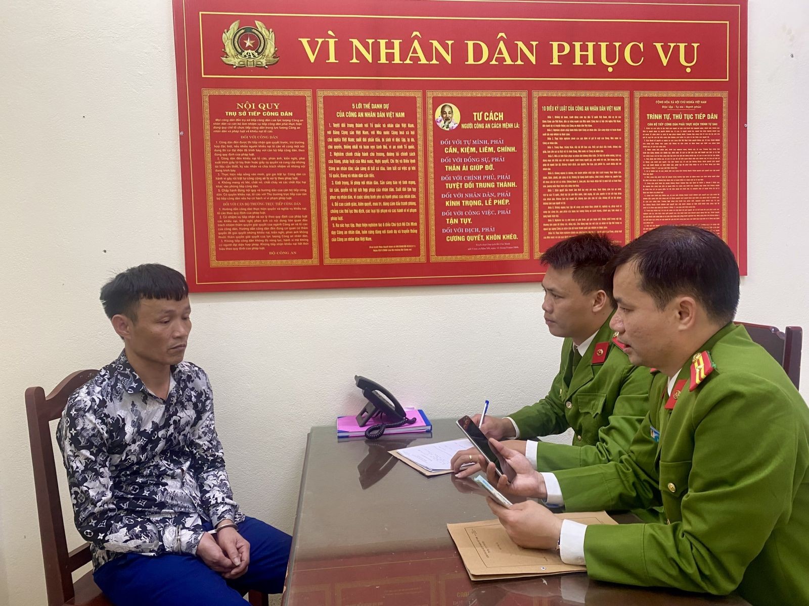 Đối tượng Lê Văn Dũng tại cơ quan Công an.