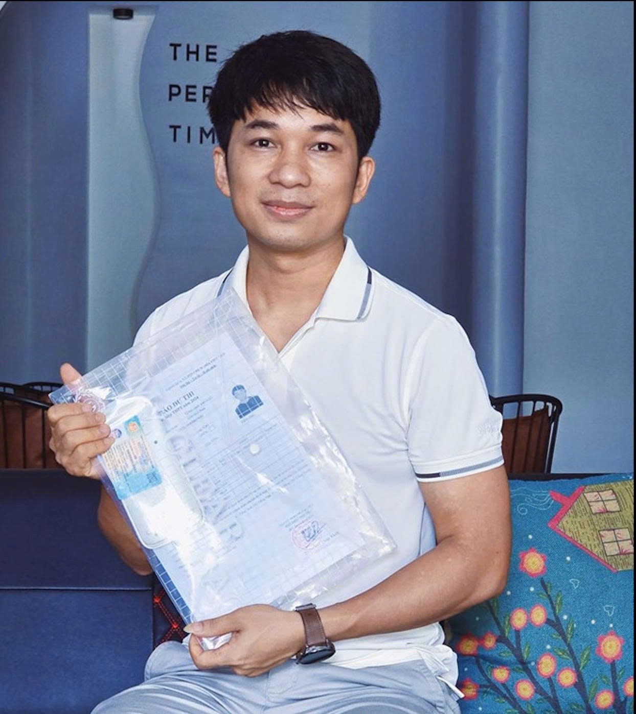 Anh Nguyễn Văn M&atilde;o từng 17 lần tham dự kỳ thi tốt nghiệp THPT. (Ảnh: NVCC)