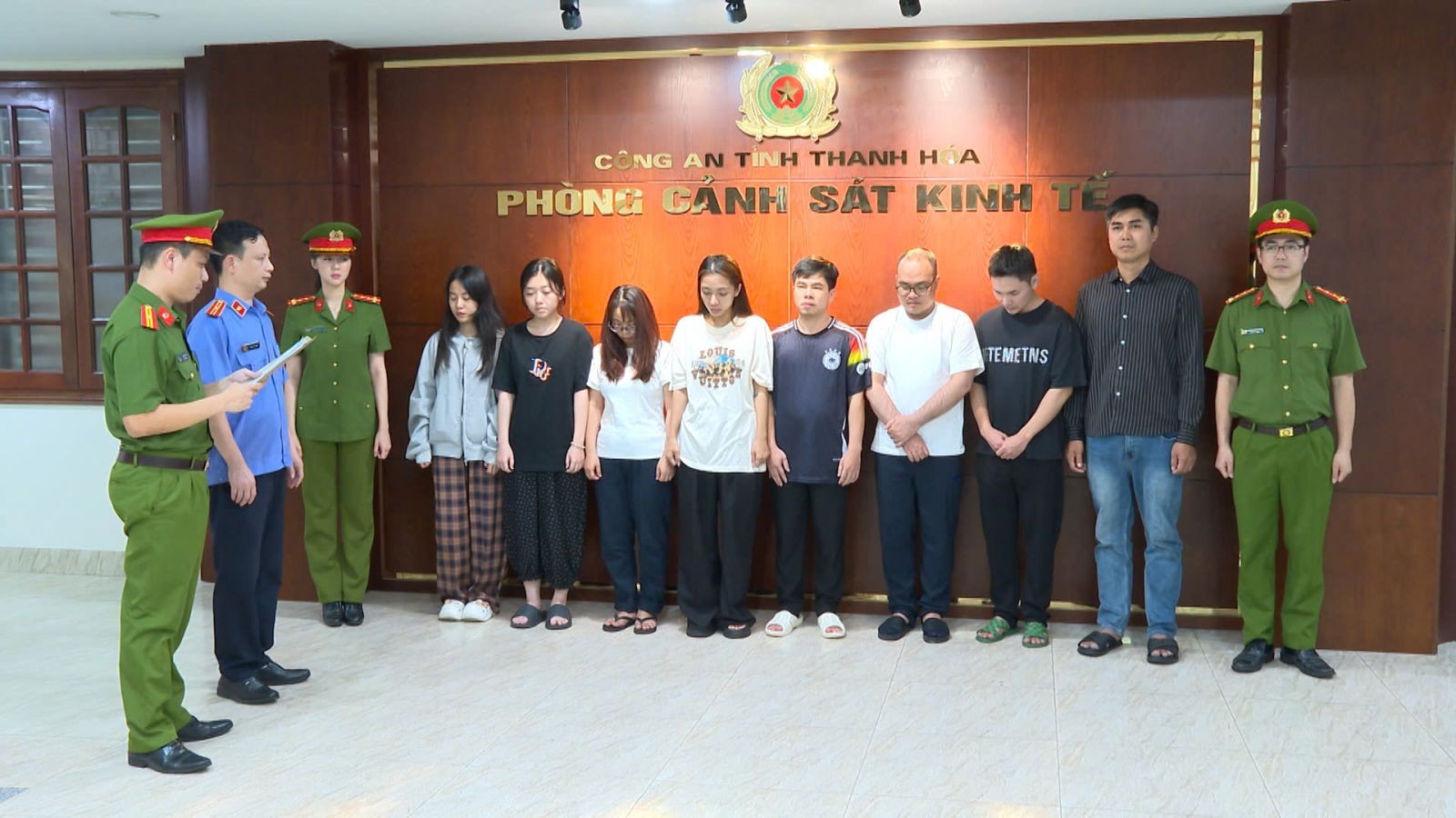 vang-1-1781134096.jpg